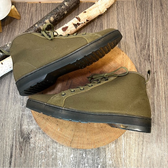 *Dr. Martens | Green Coburg Lace Up Boots Size fits like 10.5 W (marked 10M) - Picture 2 of 15